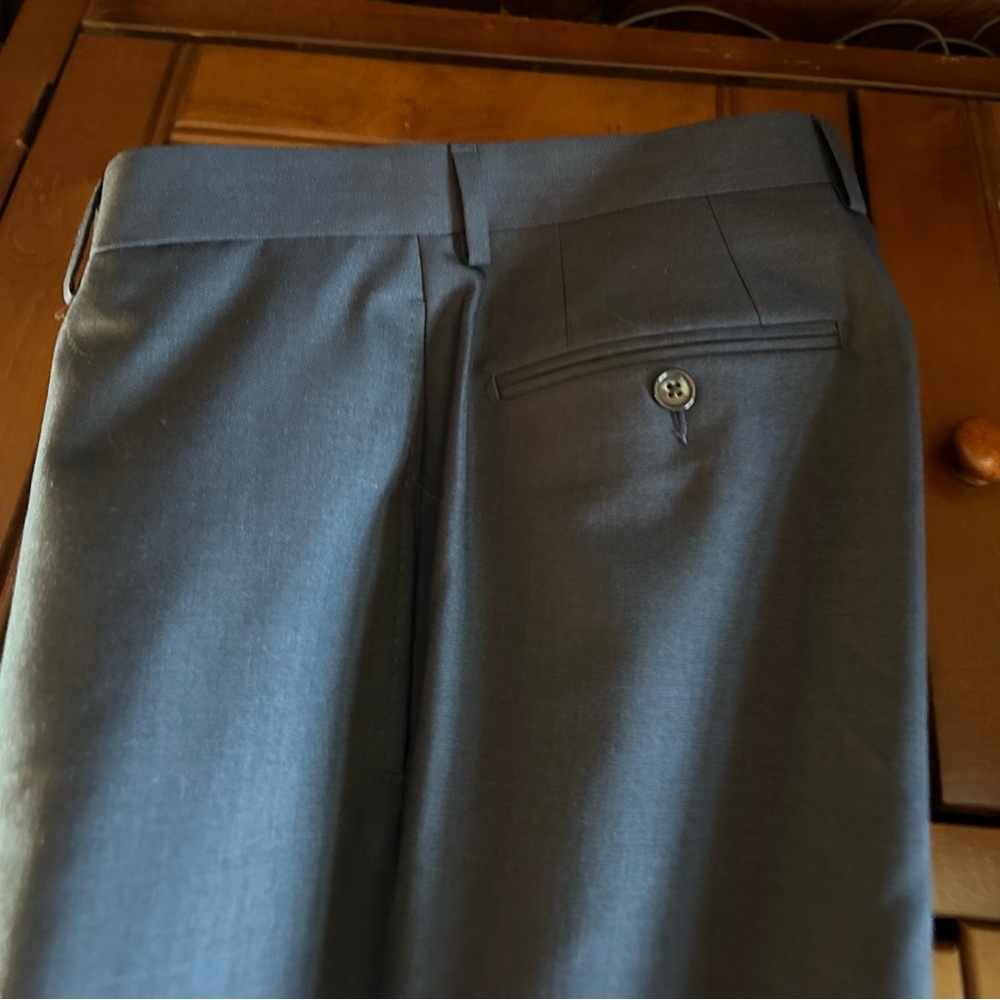Mens Calvin Klein 36x34 suit pants Slim fit, charcoal. Excellent condition.